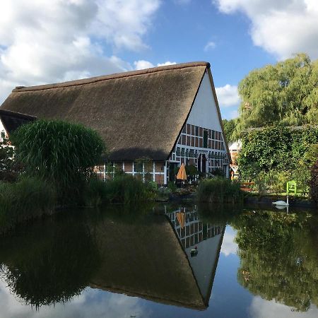 Taubenhof - Gut Cadenberge Hotel Bagian luar foto