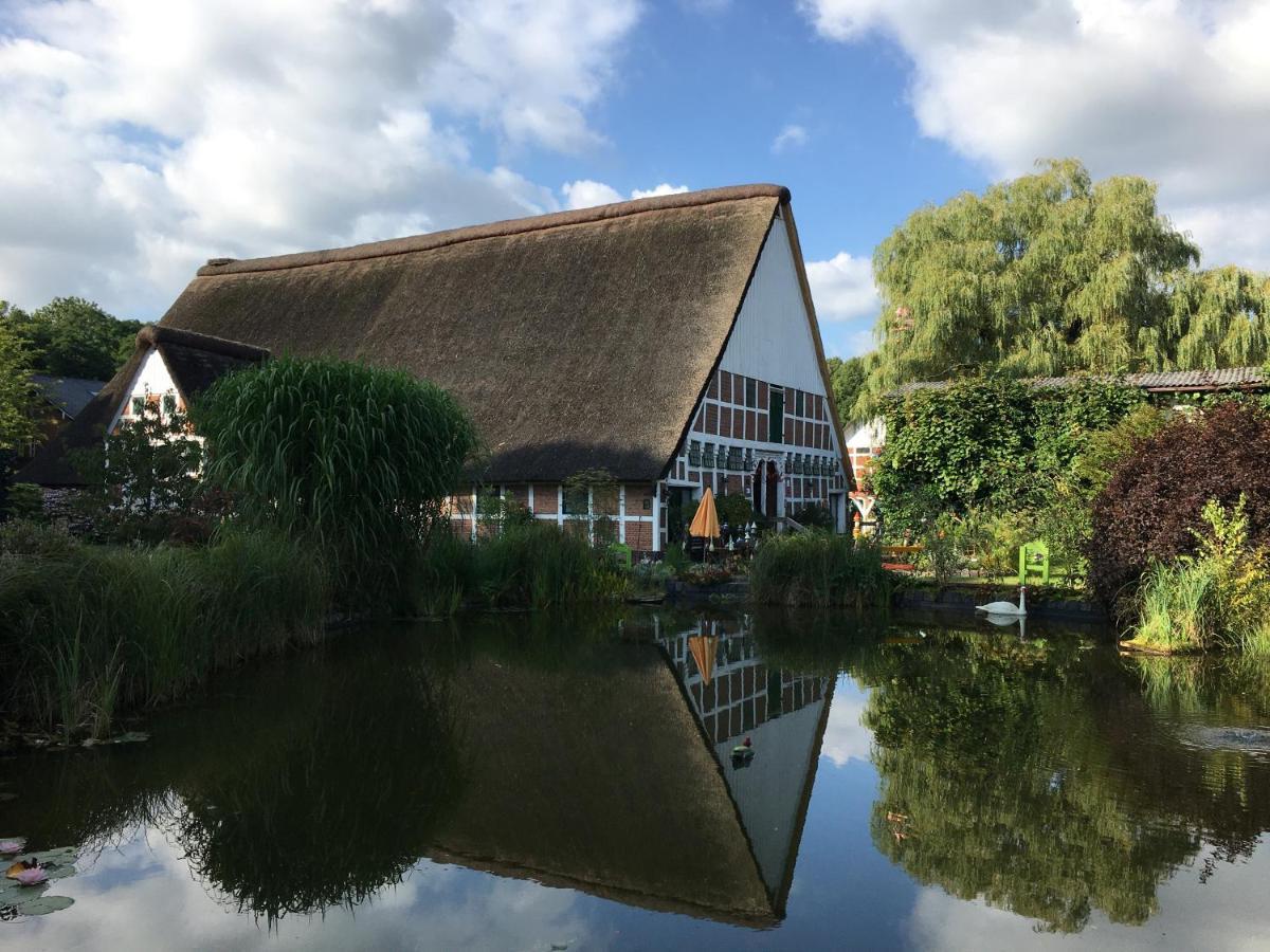 Taubenhof - Gut Cadenberge Hotel Bagian luar foto