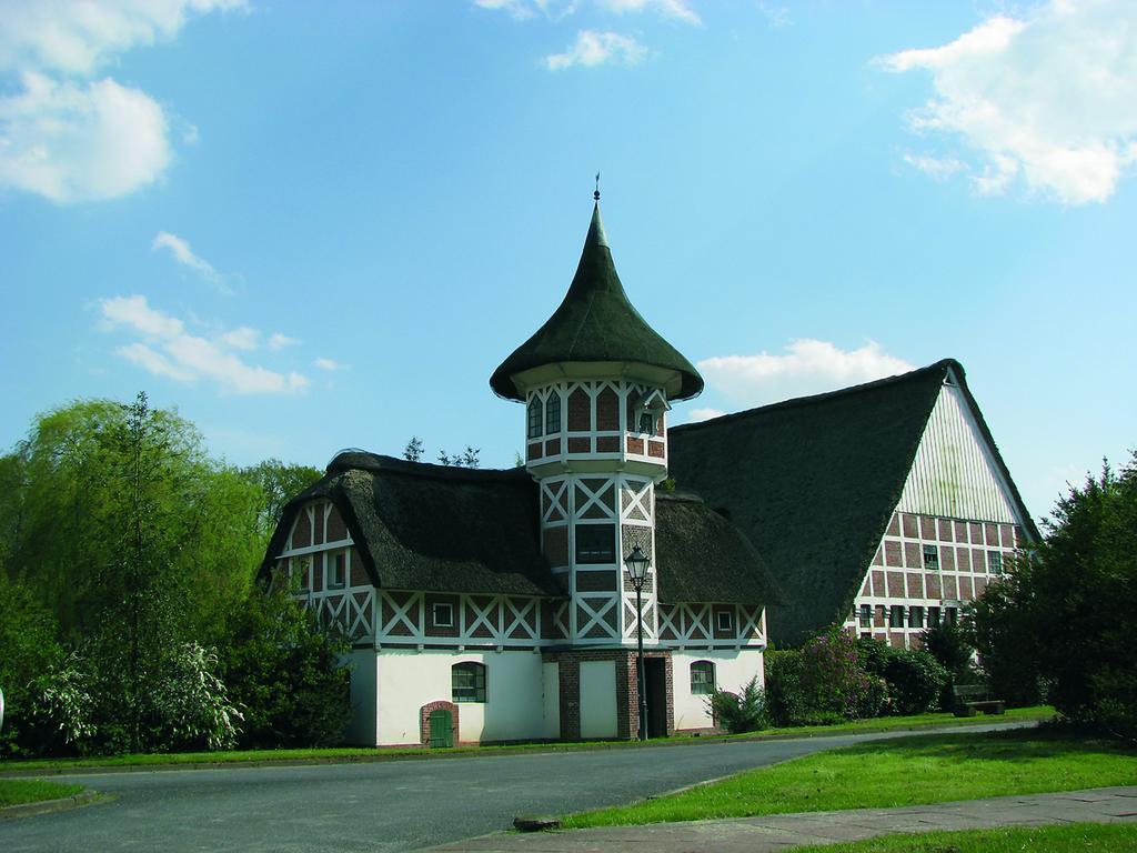 Taubenhof - Gut Cadenberge Hotel Bagian luar foto