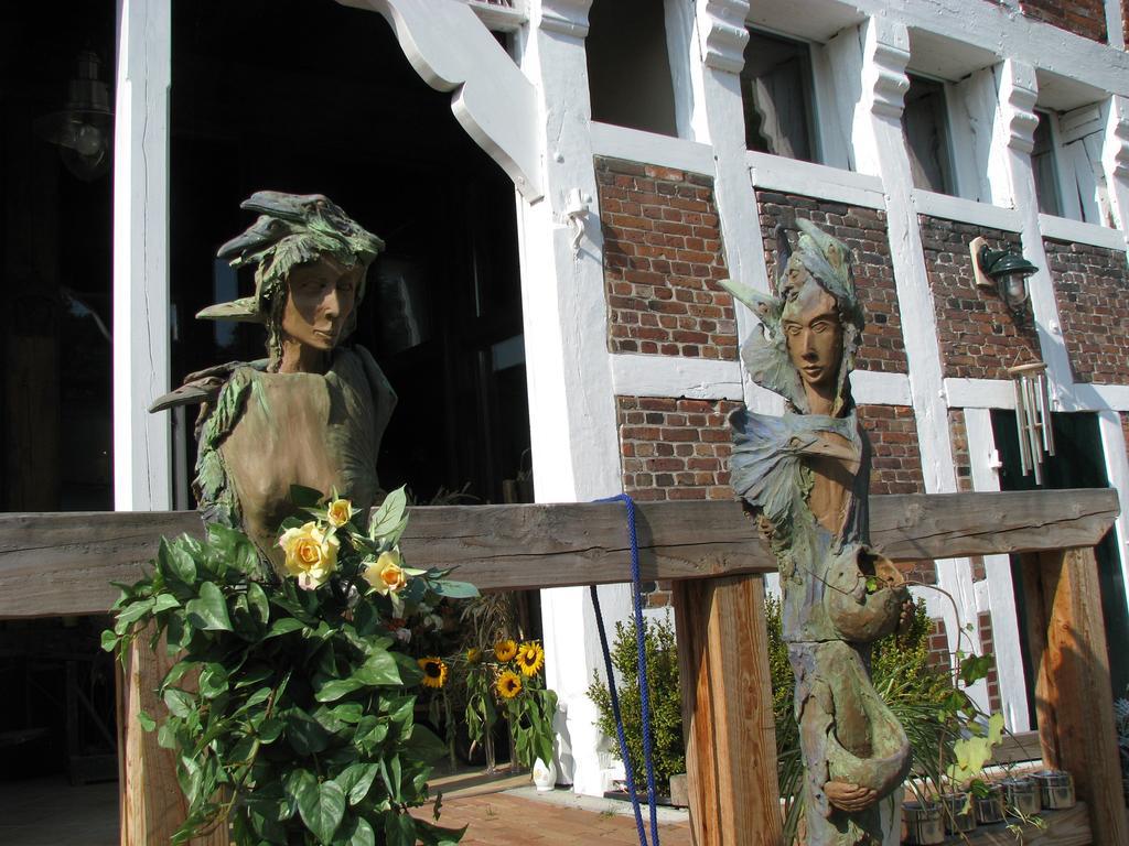 Taubenhof - Gut Cadenberge Hotel Bagian luar foto